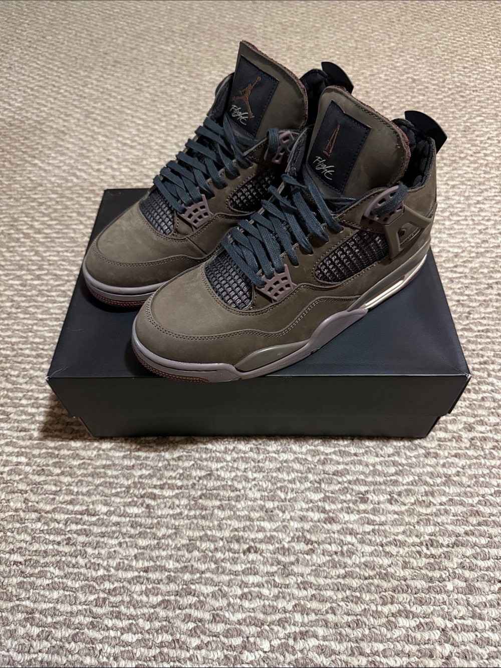 Air Jordan 4 Retro OG SP AMM

A Ma Maniere x “Dark Mocha”
